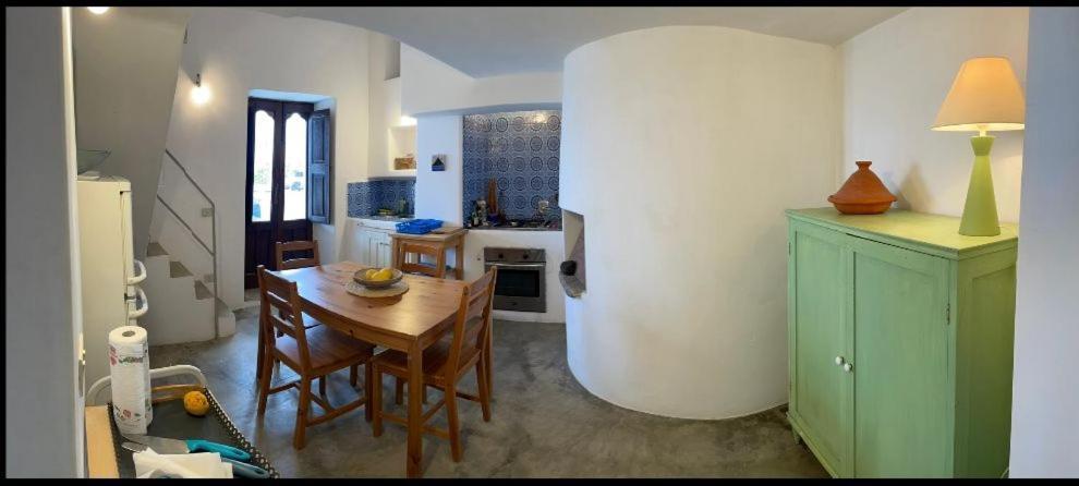 Limoneto Apartment สตรอมโบลี ภายนอก รูปภาพ