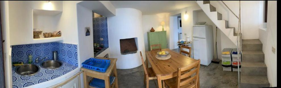 Limoneto Apartment สตรอมโบลี ภายนอก รูปภาพ